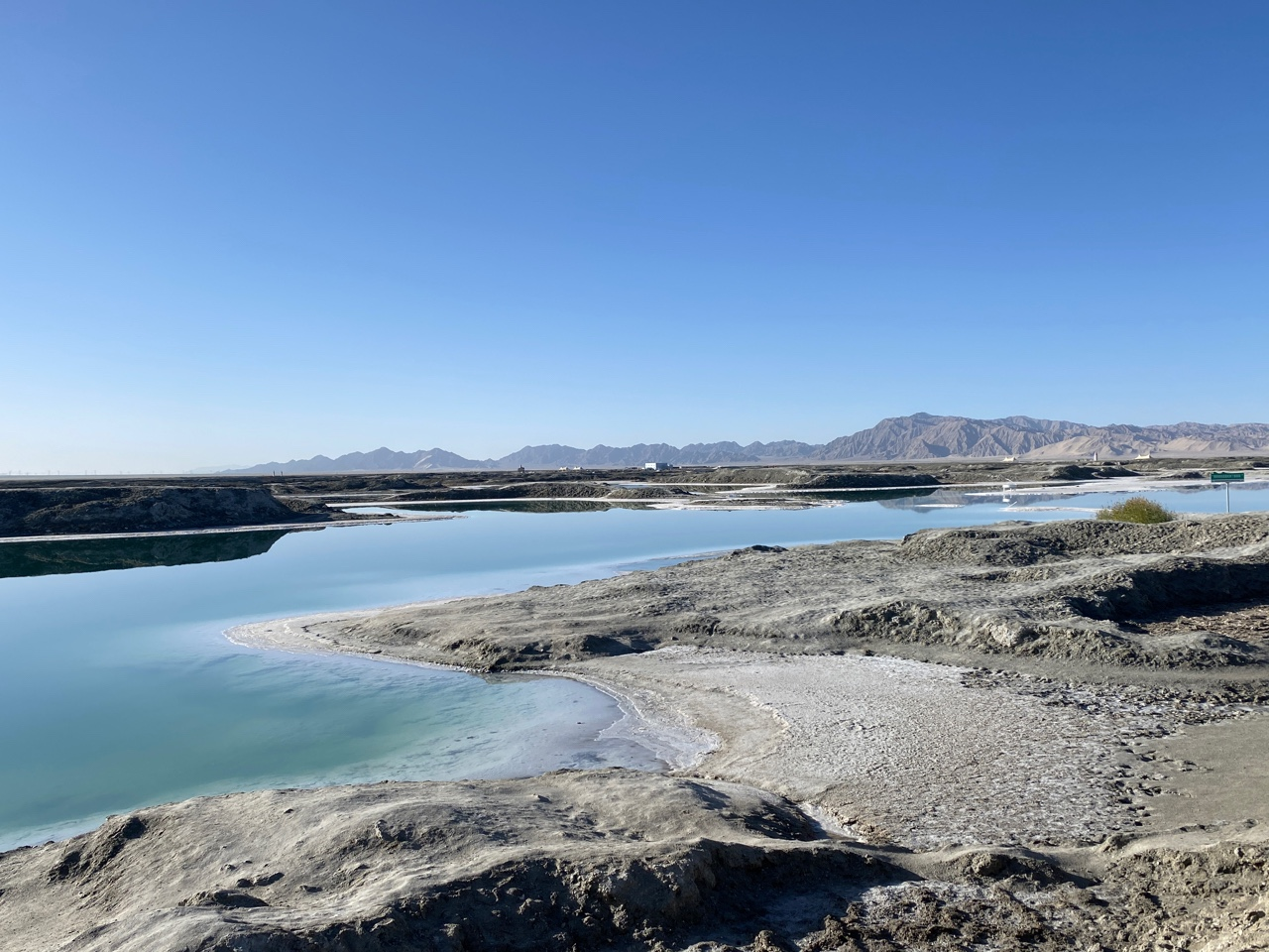 敦煌租車時(shí)需要注意什么？敦煌租車的誤區(qū)有哪些？