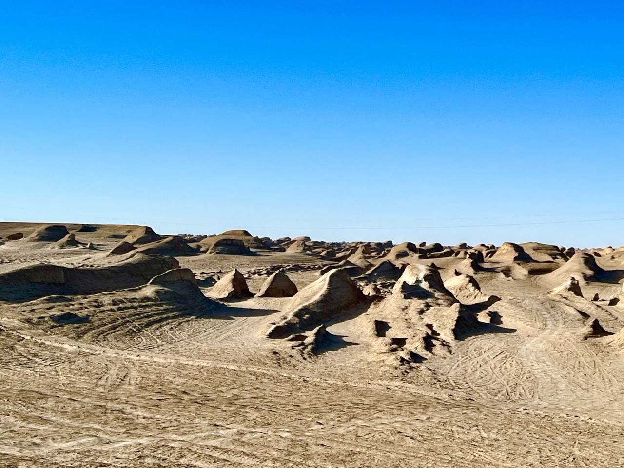 敦煌包車(chē)租車(chē)時(shí)如何租車(chē)？