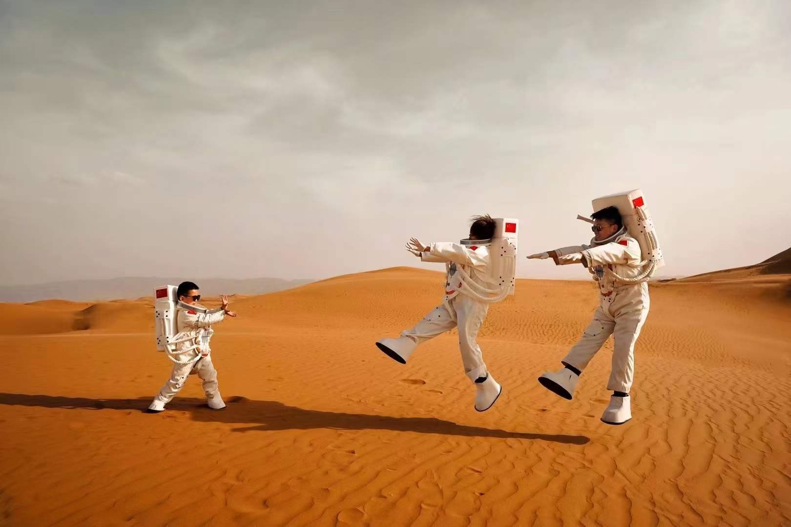 敦煌逐西租車公司：租車交接車時(shí)該怎么辦？提車該注意哪些事項(xiàng)