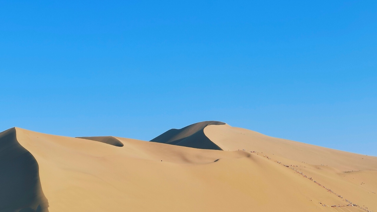 敦煌租車公司：汽車空調(diào)越開低檔越費(fèi)油？