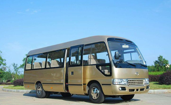 敦煌小團(tuán)包車旅游：豐田考斯特包車，敦煌旅游中巴大巴車型