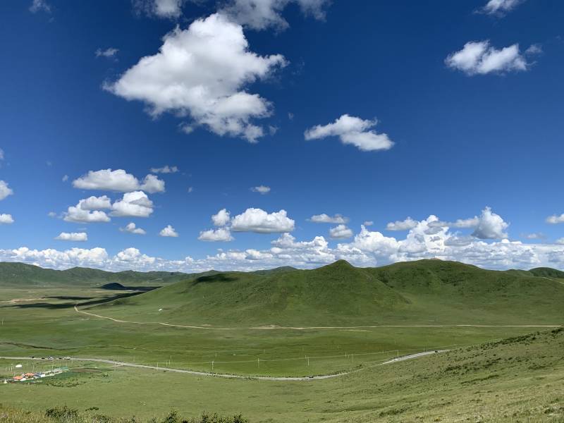 甘肅旅游包車(chē)全攻略：關(guān)鍵注意事項(xiàng)與建議