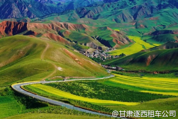 想找一位熟悉甘肅歷史的導(dǎo)游，包車時(shí)能講解嗎？  