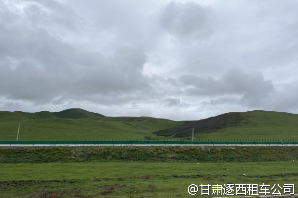 甘肅哪些景點(diǎn)適合無(wú)人機(jī)航拍？包車(chē)司機(jī)允許飛嗎？  